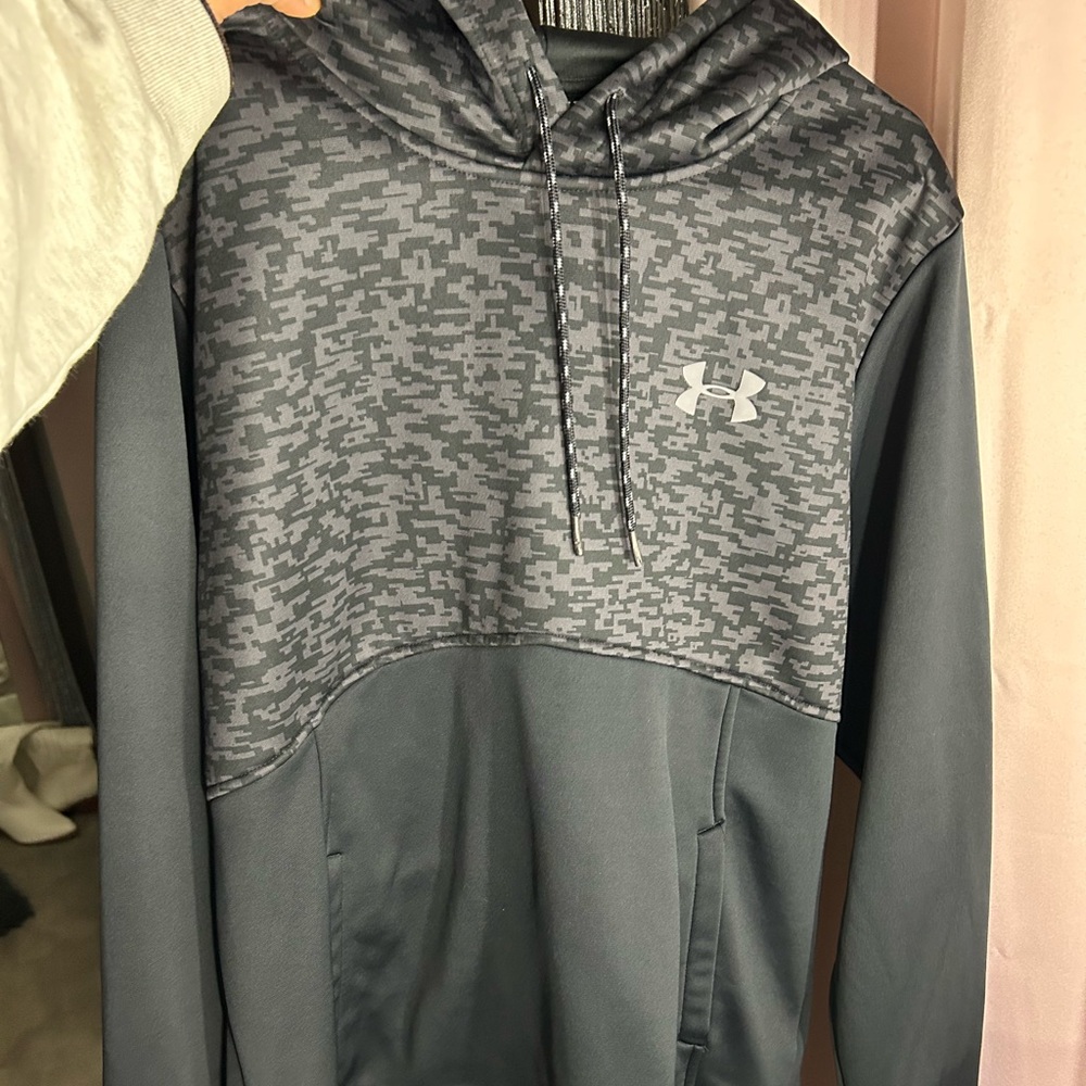 under amour hoodie